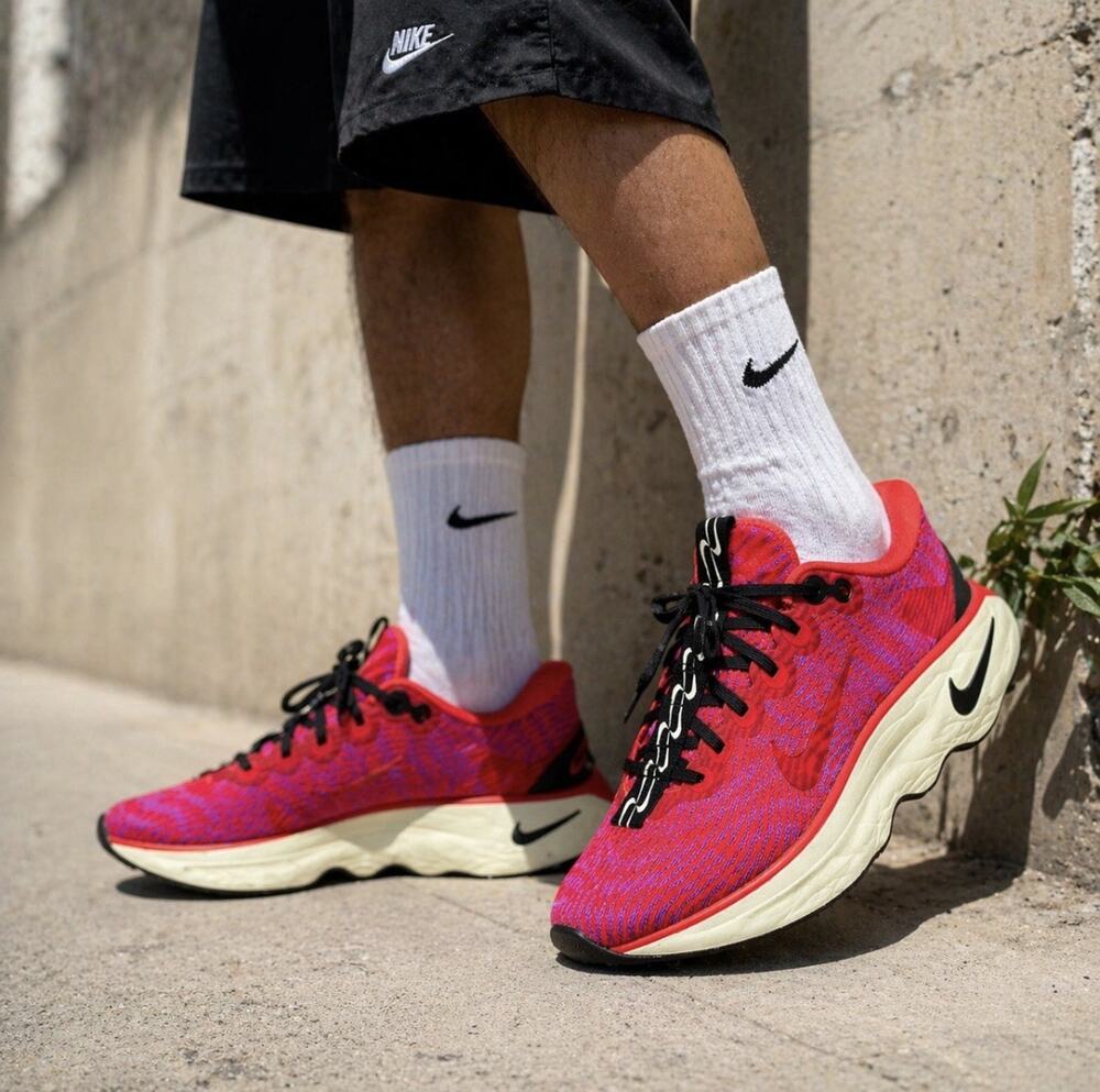 Nike Motiva Athletic Shoes Bright Crimson Fuschia DV1238-600 Knit Upper Sculpte